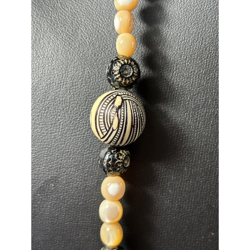 Vintage Boho Carved Geometric Bead‎ & Shell Strand Necklace Cream Black Tan